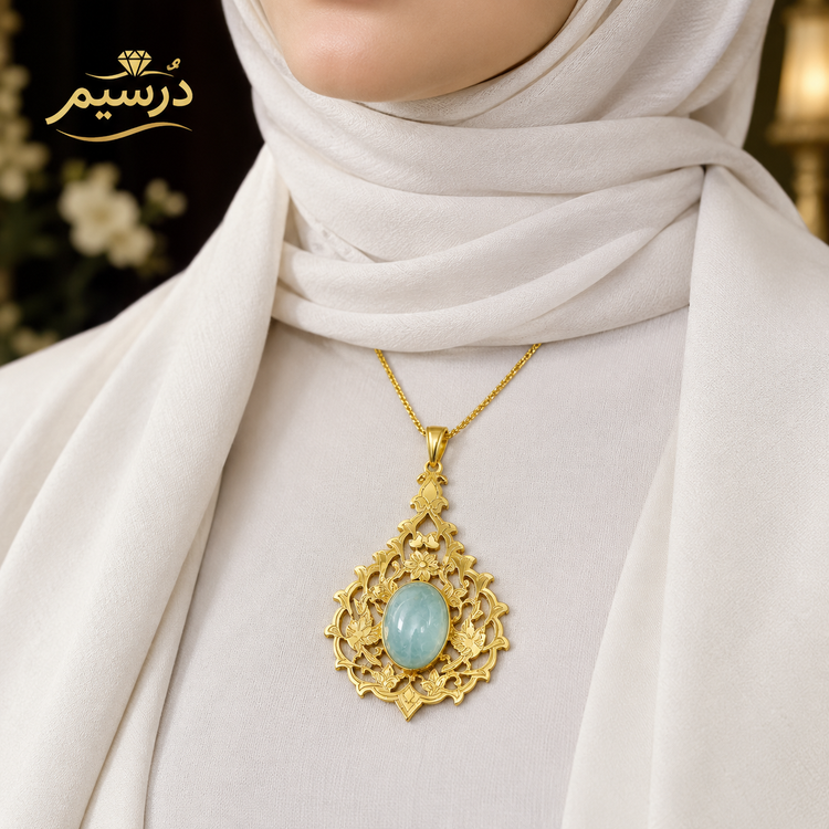 آویز زنانه نقره قلمزنی با آبکاری طلا و عقیق اصل | دُرسیم